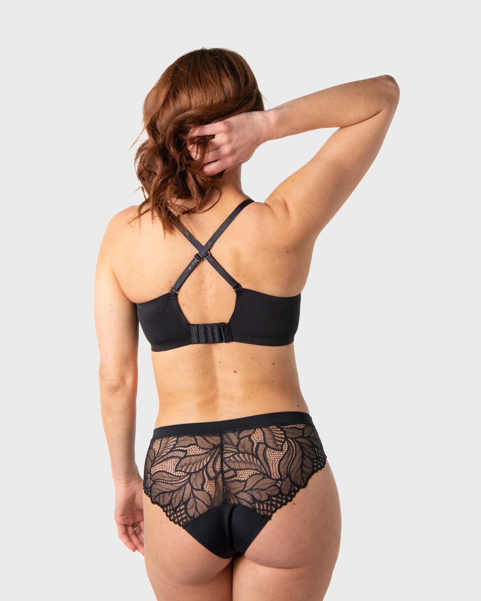 Effortless Sculpt T-shirt Bra - Black - Image 5